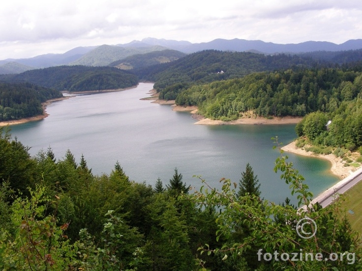 Lokvarsko jezero