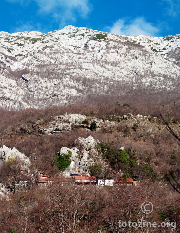 Ivančev dom-Parići