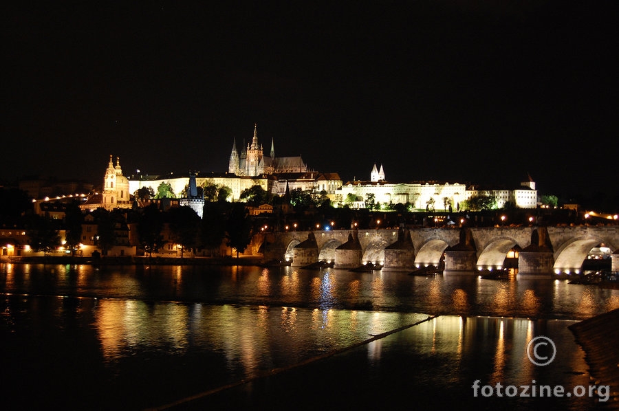 Prag at night