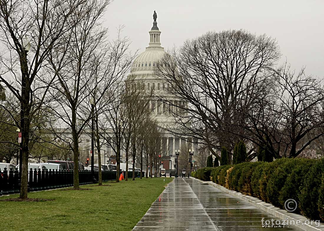 U.S. CAPITOL - po kiši...