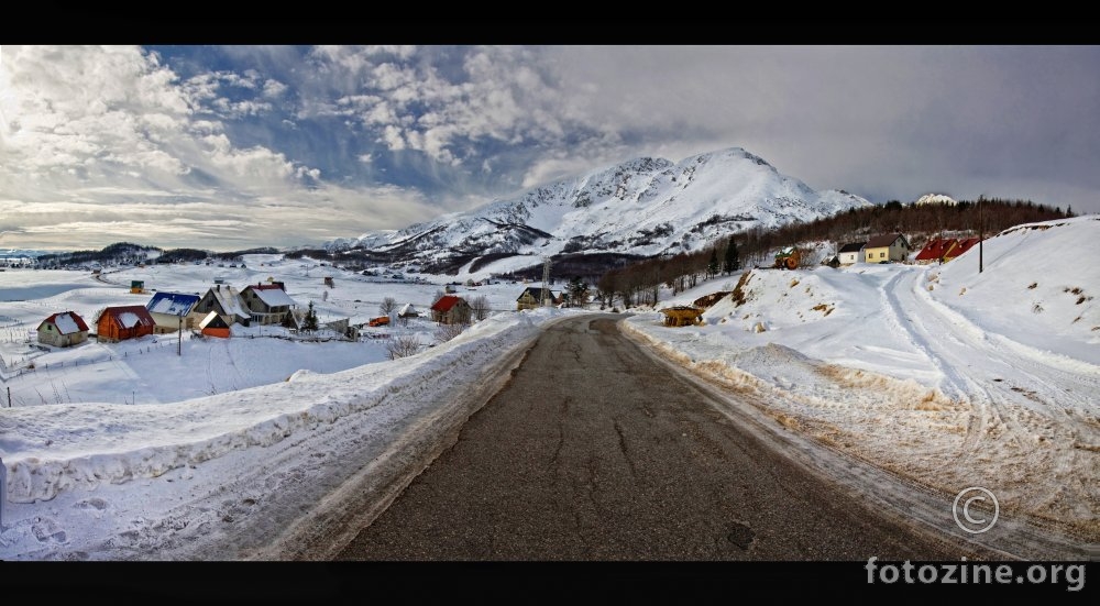 road to durmitor