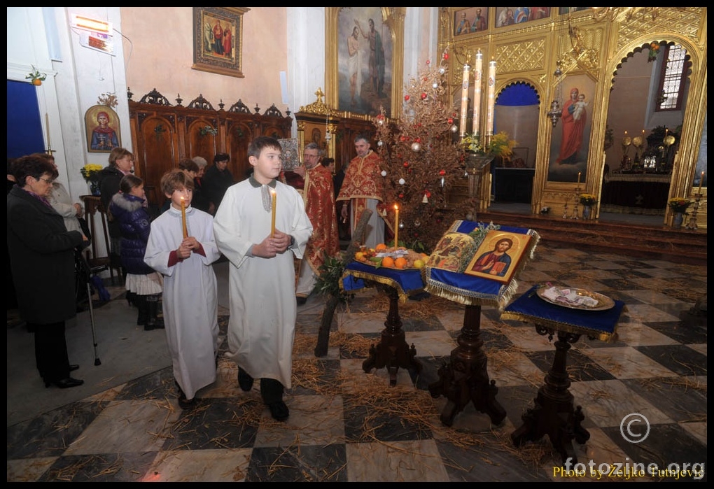 SVEČANA BOŽIĆNA LITURGIJA U DUBROVNIKU - Sretan Božić svim prijatelji(c)ama s FOTOZINE koji danas slave 