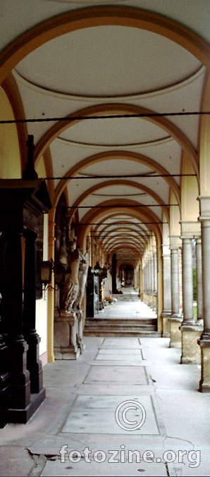 Mirogoj, Arkade