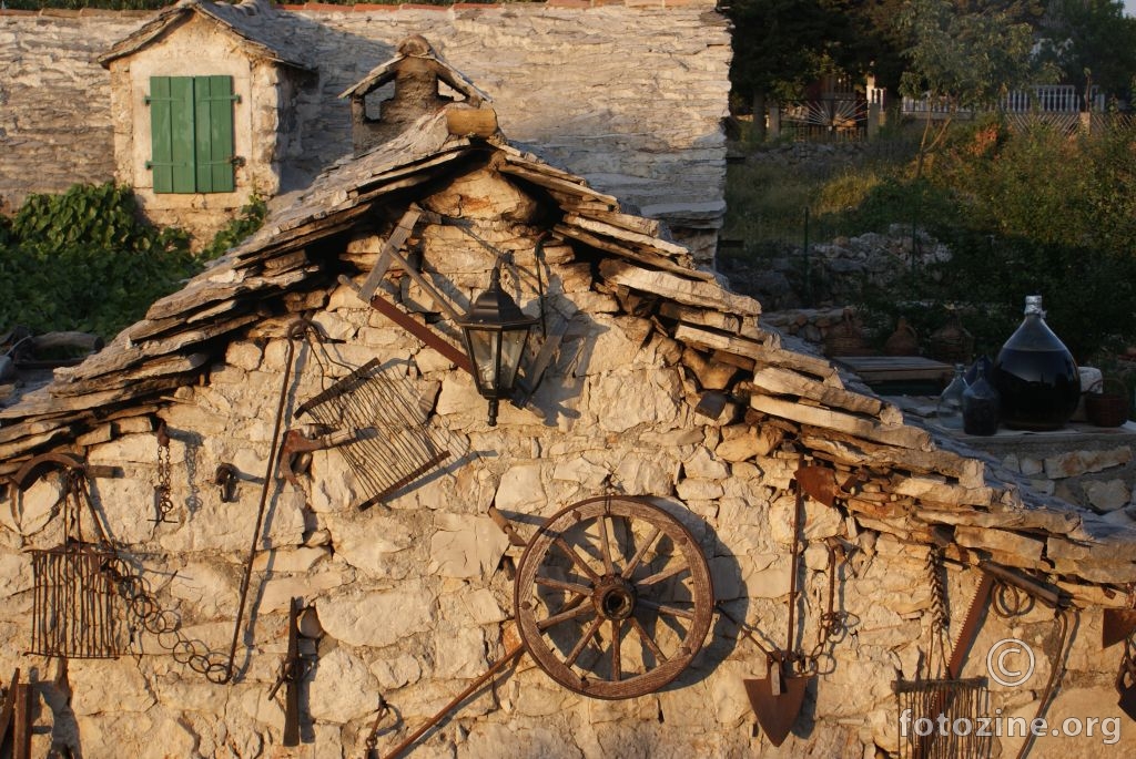 kameni krovovi i još ponešto