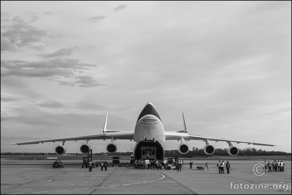 An-225