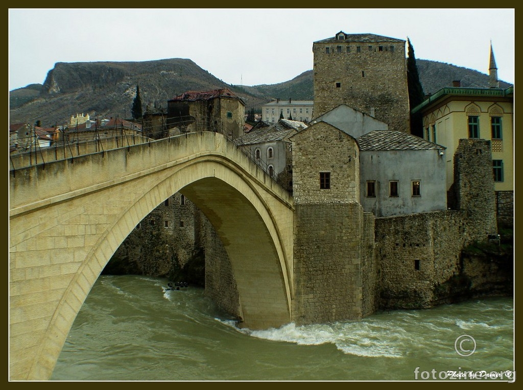 Stari most-Sony F717