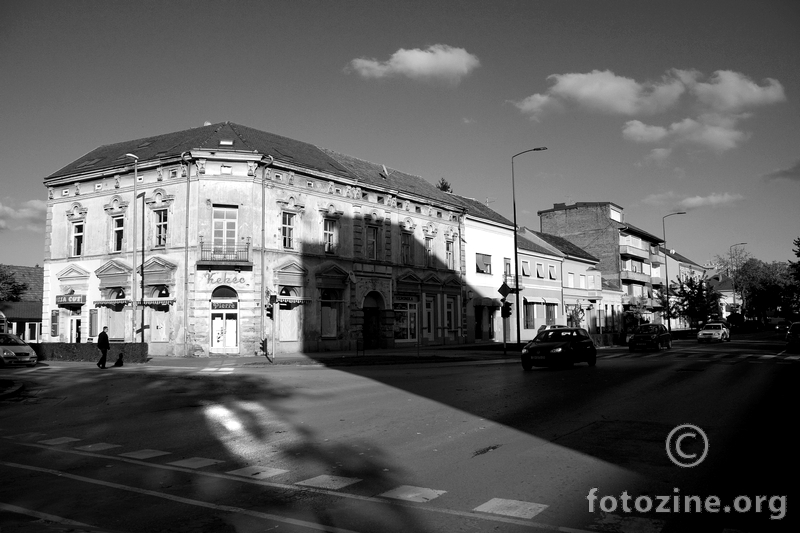 Sjene i refleksije brodskih raskrižja