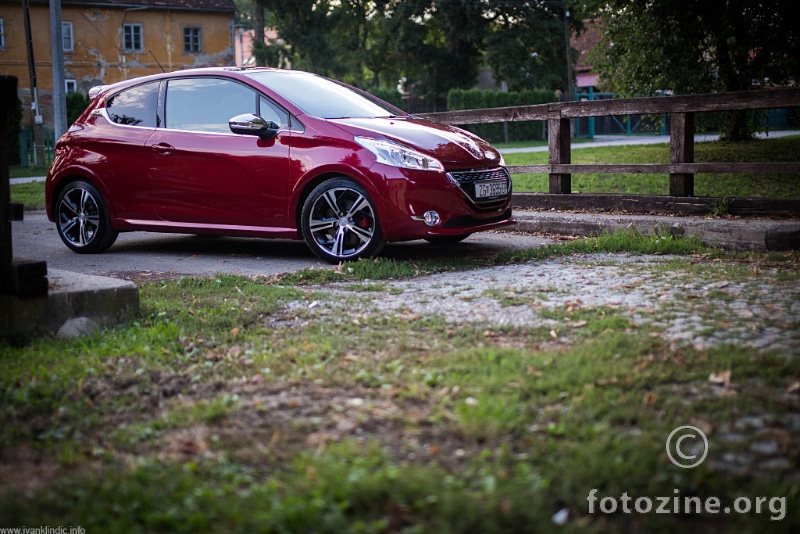 Peugeot 208 GTI #2