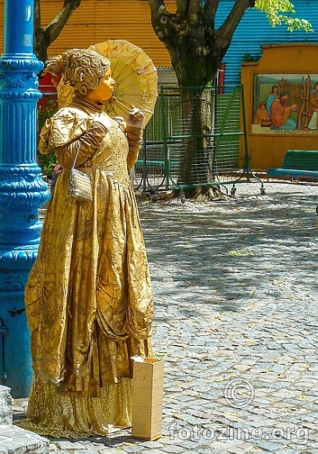 La Chica de Oro