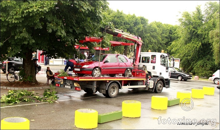 zašto baš moje auto ...