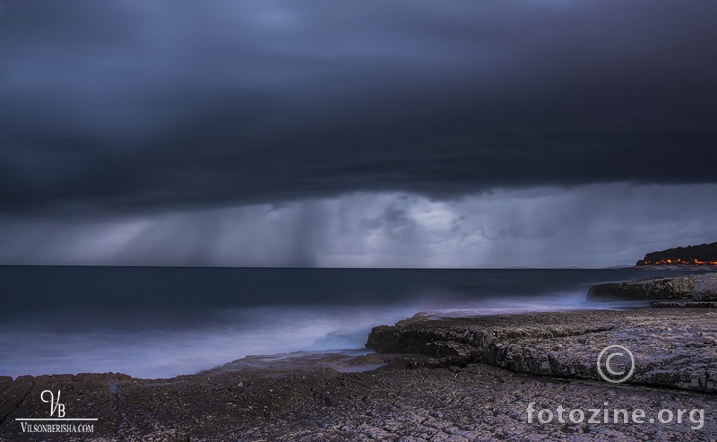 Shelf cloud!usamljeni putnik jadranskog mora