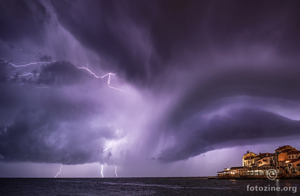 Wall cloud