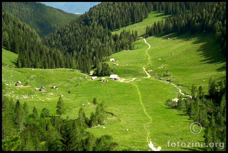 Zeleni se u podnožju Alpskih masiva